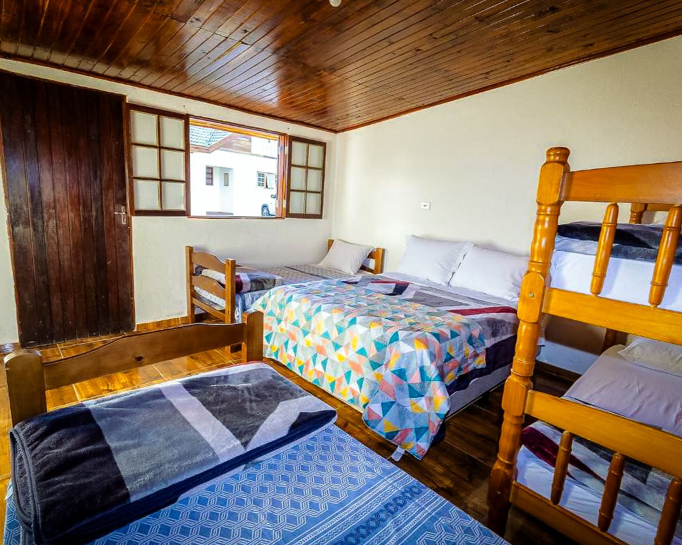 Quarto Familia - VELINN Pousada Villa Paty II